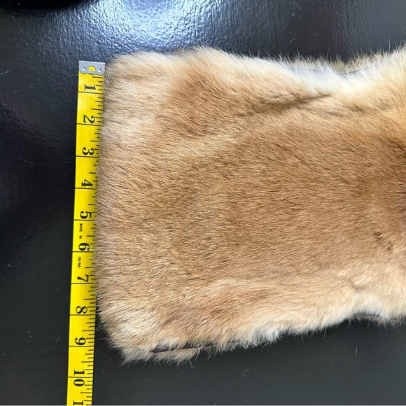 Real Brown Fur Shoulder Bag Handmade with pelts - Picture 7 of 8